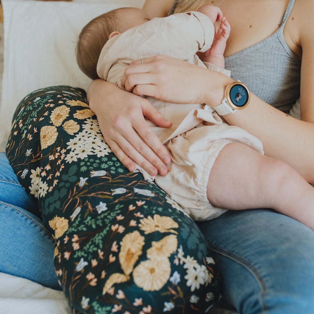 Buckwheat husk nursing pillow for mom and baby